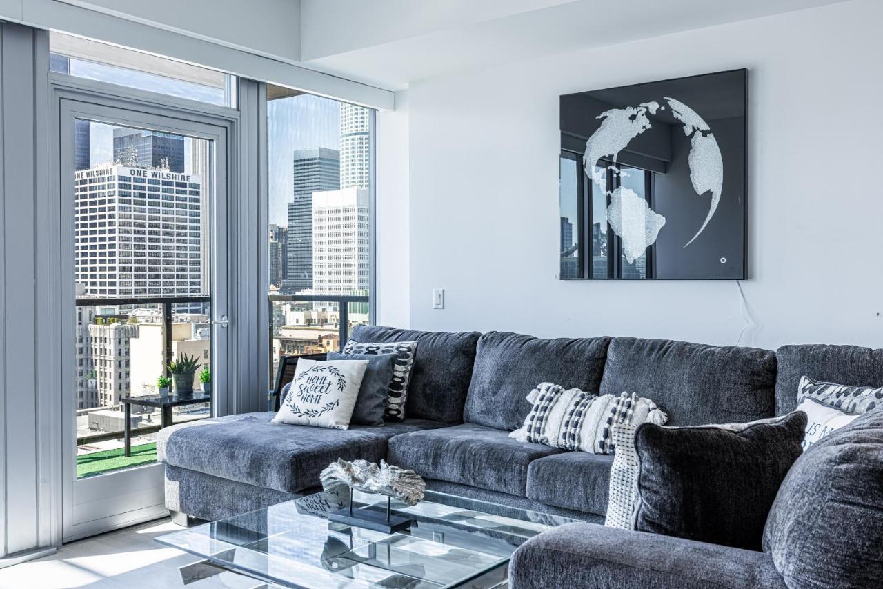 Top Floor 3 Bed 3 Bath Penthouse Living In Luxury ลอสแอนเจลิส ภายนอก รูปภาพ