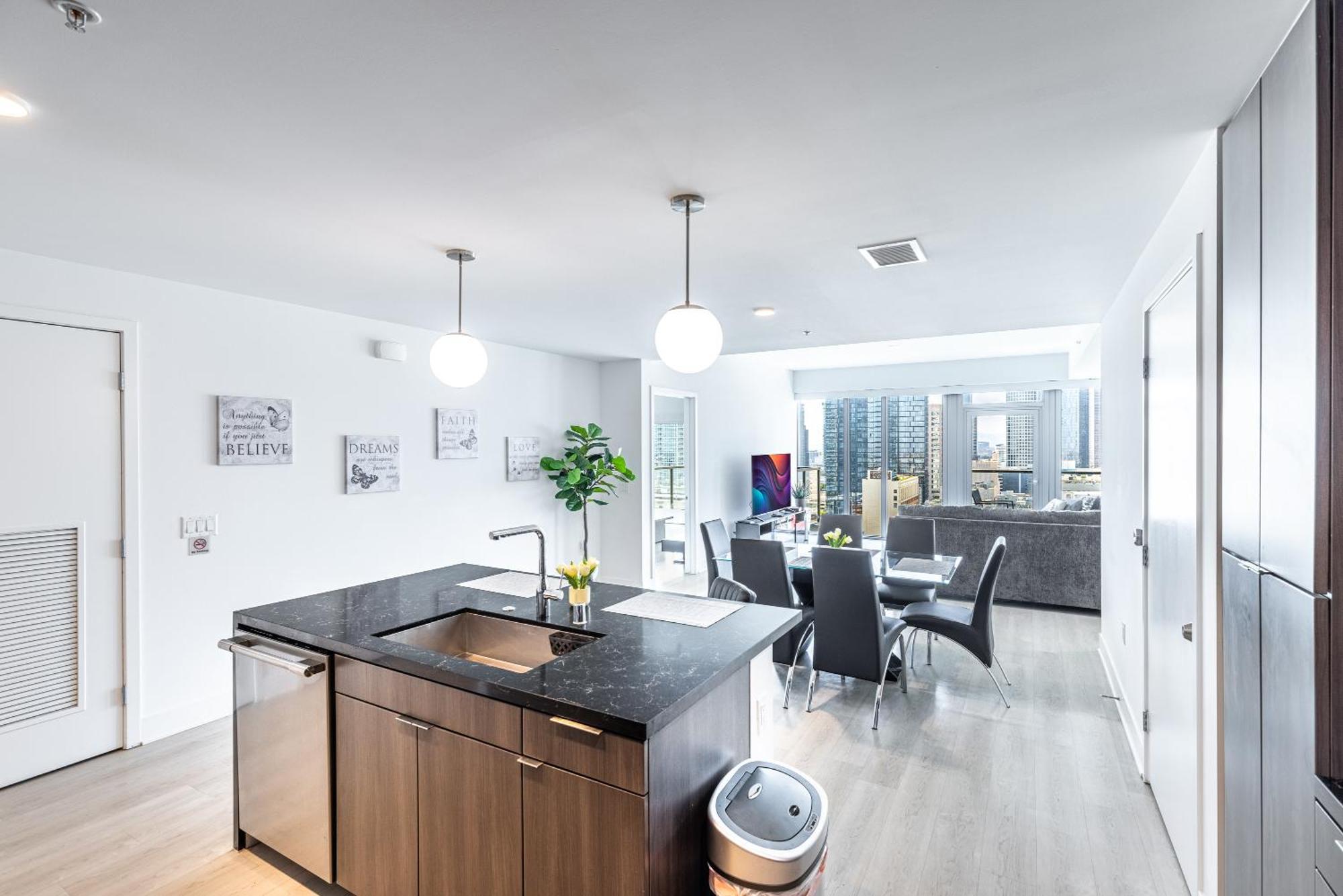 Top Floor 3 Bed 3 Bath Penthouse Living In Luxury ลอสแอนเจลิส ภายนอก รูปภาพ