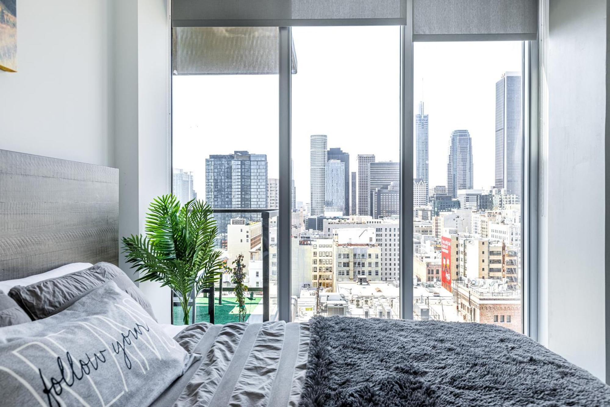 Top Floor 3 Bed 3 Bath Penthouse Living In Luxury ลอสแอนเจลิส ภายนอก รูปภาพ